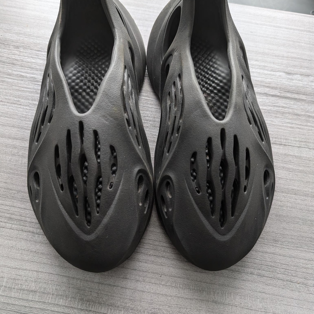 Black Slip-On Foam Shoes